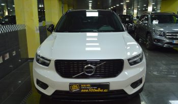 VOLVO XC40 2.0 B4 R-DESIGN AWD completo