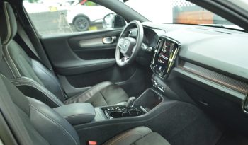 VOLVO XC40 2.0 B4 R-DESIGN AWD completo