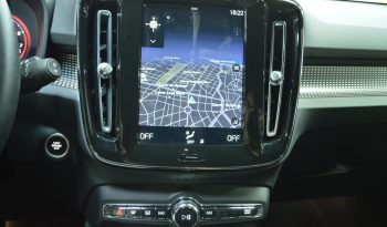 VOLVO XC40 2.0 B4 R-DESIGN AWD completo