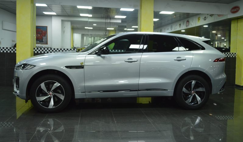 JAGUAR F-PACE 2.0D I4 HEV -R-DYNAMIC-S 204 CV. completo
